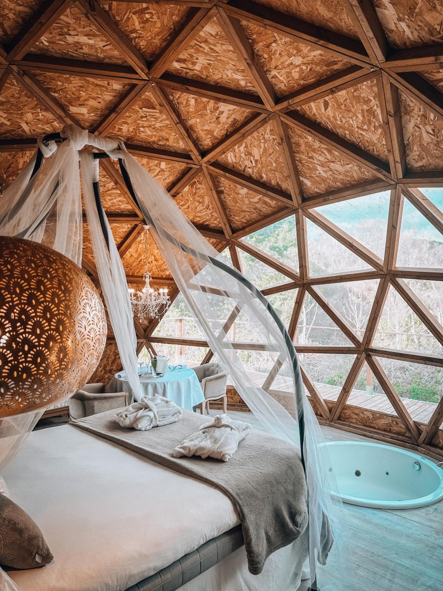 Bubble Suites กันเยเยส ภายนอก รูปภาพ