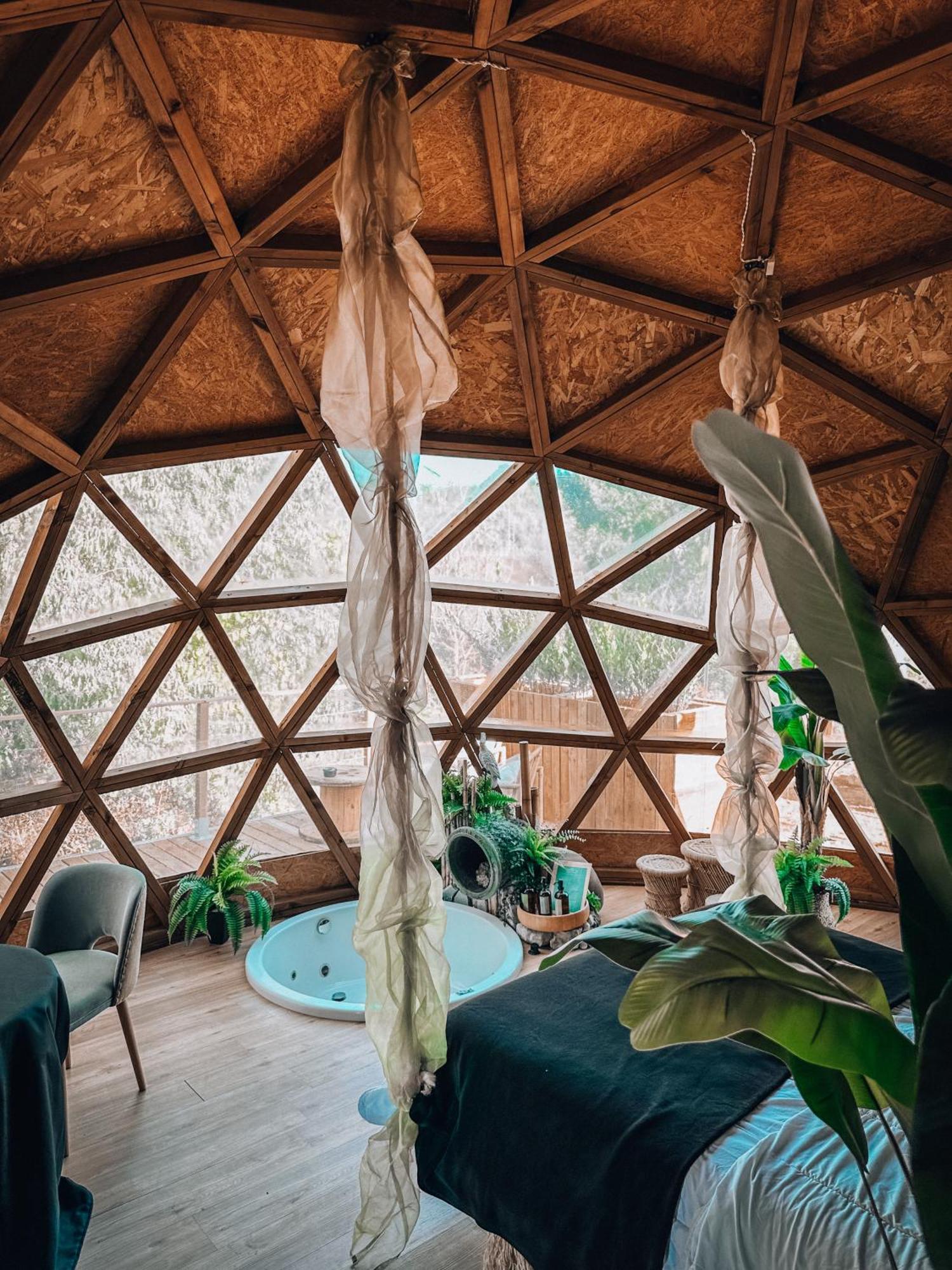 Bubble Suites กันเยเยส ภายนอก รูปภาพ